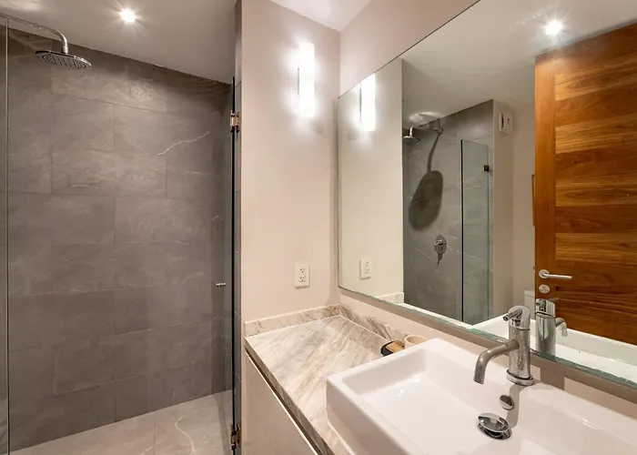 Luxury 2br 2ba, Sauna, Cinema, Rooftop Pool * Playa del Carmen