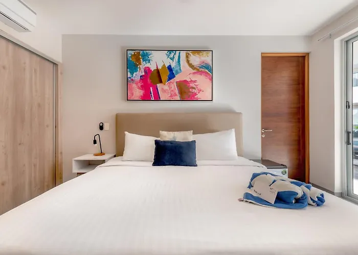 Luxury 2br 2ba, Sauna, Cinema, Rooftop Pool Сasa de vacaciones *