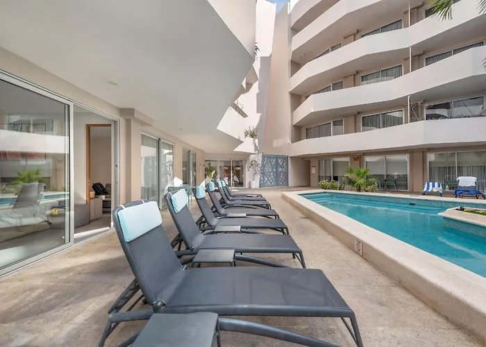 Luxury 2br 2ba, Sauna, Cinema, Rooftop Pool Сasa de vacaciones