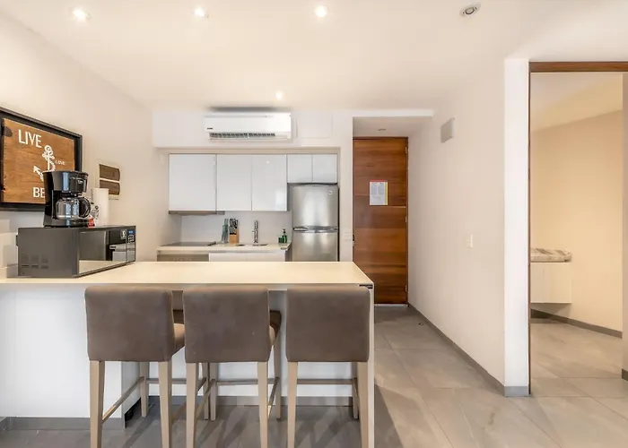 Luxury 2br 2ba, Sauna, Cinema, Rooftop Pool Сasa de vacaciones