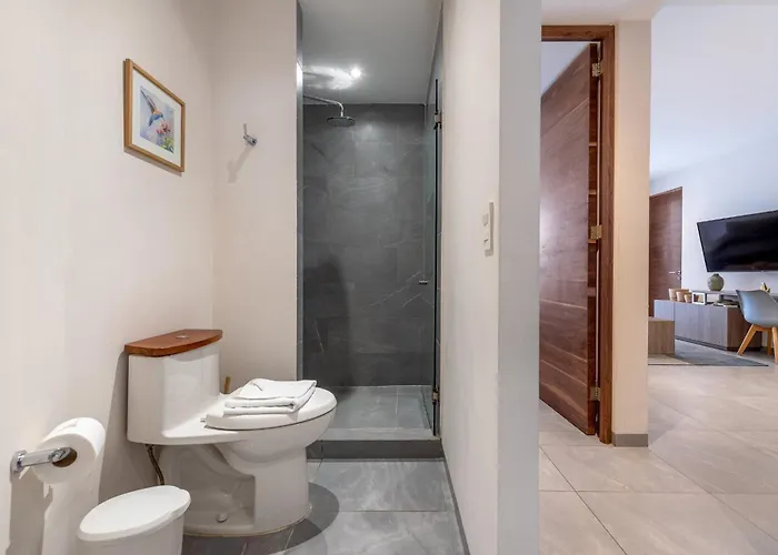 Luxury 2br 2ba, Sauna, Cinema, Rooftop Pool Сasa de vacaciones
