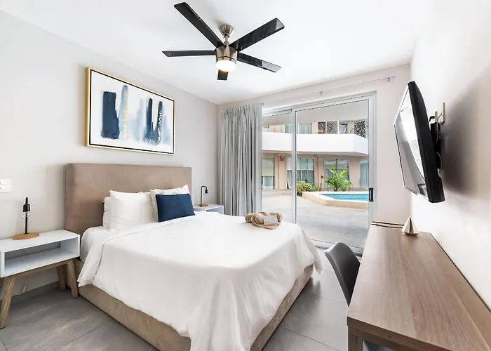 Luxury 2br 2ba, Sauna, Cinema, Rooftop Pool Сasa de vacaciones *
