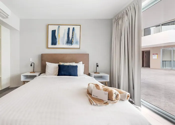 Luxury 2br 2ba, Sauna, Cinema, Rooftop Pool