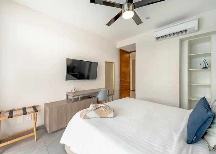 Luxury 2br 2ba, Sauna, Cinema, Rooftop Pool Сasa de vacaciones