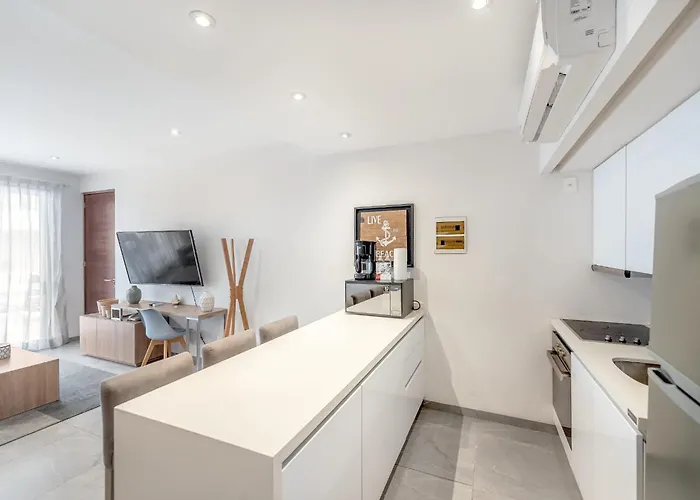 Luxury 2br 2ba, Sauna, Cinema, Rooftop Pool Сasa de vacaciones *
