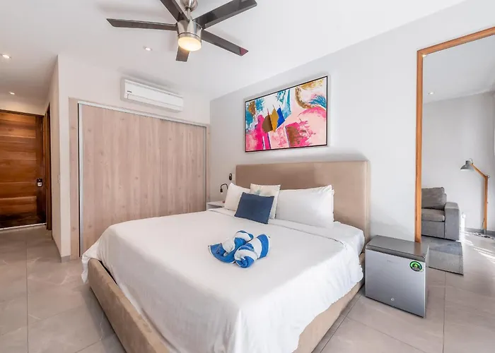 Luxury 2br 2ba, Sauna, Cinema, Rooftop Pool * Playa del Carmen